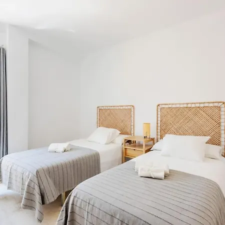 Remo Carihuela A Pie De Playa Parking Privado Torremolinos