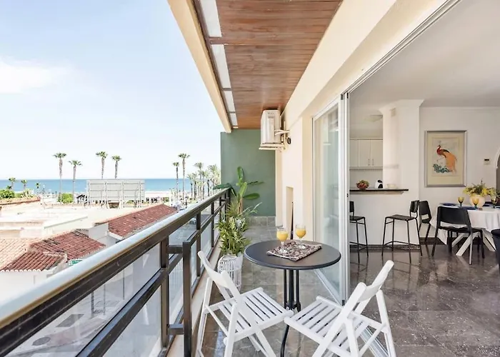 Remo Carihuela A Pie De Playa Parking Privado Torremolinos